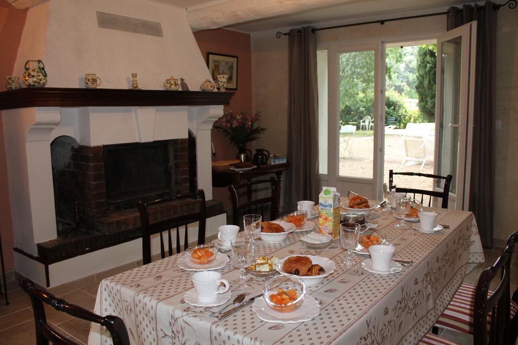 Mas De La Douceur Bed & Breakfast Saint-Andiol Exterior photo